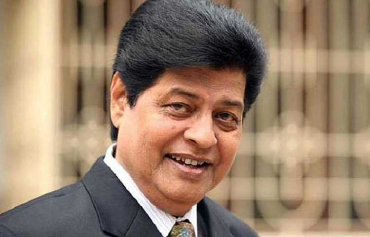 সিনেমার বাইরে ফারুক সক্রিয় ছিলেন রাজনীতিতেও। তিনি ছিলেন আওয়ামী লীগের সাংগঠনিক পদে এবং বঙ্গবন্ধু সাংস্কৃতিক জোটের সভাপতি।