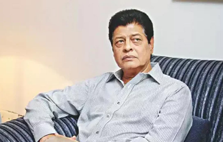 ২০১৮ সালের জাতীয় সংসদ নির্বাচনে ঢাকা-১৭ আসন থেকে সংসদ সদস্য নির্বাচিত হন। রাজনীতির মঞ্চেও তার জনপ্রিয়তা ও গ্রহণযোগ্যতা ছিল চোখে পড়ার মতো।