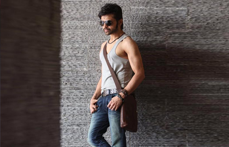 প্রতিযোগীদের সঙ্গে তার আবেগমিশ্রিত যোগাযোগ ও অনুপ্রেরণাদায়ক কথাবার্তা তাকে পরিচিত করে তোলে নতুন প্রজন্মের ‘গুরু’ হিসেবে।