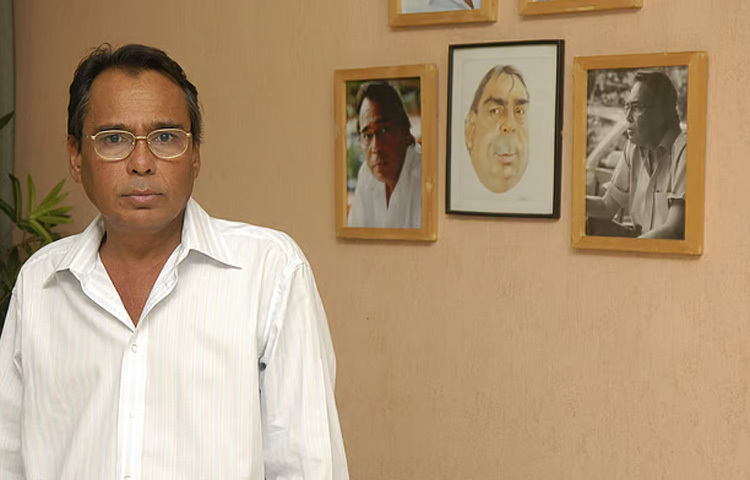 কৈশোরে হুমায়ুন ফরীদি ছিলেন অন্তর্মুখী ও ভাবুক প্রকৃতির। পড়াশোনায় ভালো ছিলেন, তবে জীবনের গভীরতা বুঝতে শুরু করেছিলেন খুব অল্প বয়সেই। স্কুলজীবনে বিজ্ঞান বিভাগে পড়লেও নাট্যচর্চা এবং সাহিত্যপ্রেম তার মানসিক জগৎকে গভীরভাবে প্রভাবিত করে।