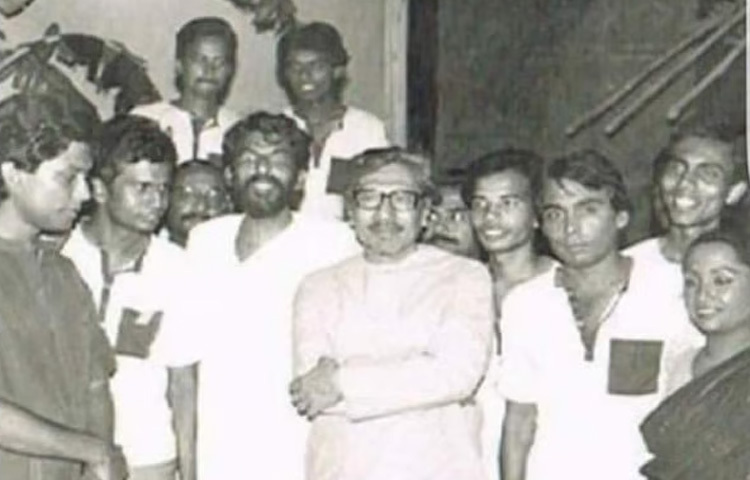 তিনি ঢাকা কলেজ থেকে উচ্চ মাধ্যমিক পাস করেন এবং পরে ঢাকা বিশ্ববিদ্যালয়ে অর্গানিক কেমিস্ট্রিতে ভর্তি হন। কিন্তু মুক্তিযুদ্ধ শুরু হলে তিনি বিশ্ববিদ্যালয় ছাড়েন এবং দেশের জন্য অস্ত্র হাতে তুলে নেন। এ সময় তিনি সরাসরি মুক্তিযুদ্ধে অংশ নেন, যা তার জীবনের অন্যতম গর্বের অধ্যায়।