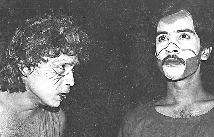 যুদ্ধ-পরবর্তী সময়ে তিনি জাহাঙ্গীরনগর বিশ্ববিদ্যালয়ে অর্থনীতি বিভাগে ভর্তি হন এবং এখানেই তার নাট্যজীবনের মোড় ঘুরে যায়।