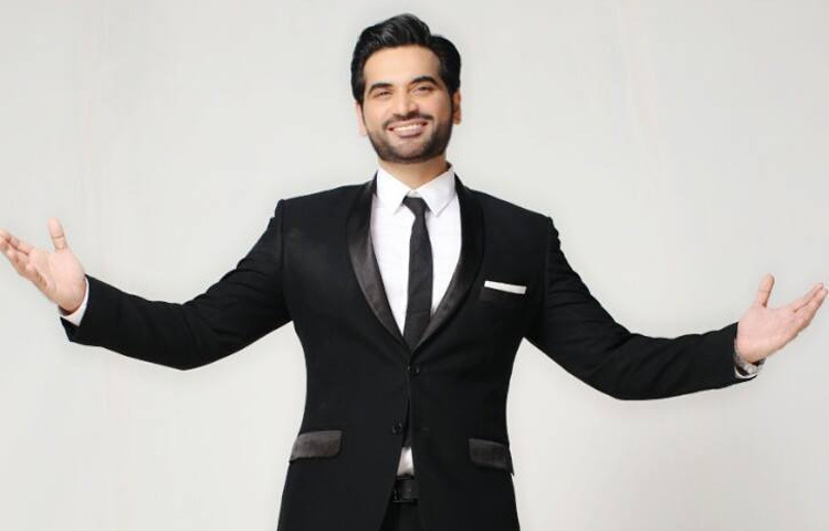 কখনো ভালোবাসার মানুষ, কখনো সংগ্রামী পিতা, কখনো দায়িত্বশীল বন্ধু যেই চরিত্রই করেন, তা হয়ে ওঠে আশেপাশের চেনা কোনো মানুষের প্রতিচ্ছবি।