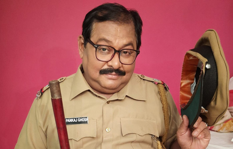 ‘ভূতের ভবিষ্যৎ’-এর প্রমোদ প্রাধান চরিত্র কিংবা ‘হামি’ র অভিভাবক, অথবা ‘কাহানি’ তে পুলিশ অফিসার, সবেতেই তিনি নিজের অভিনয় দিয়ে প্রমাণ করেছেন-তিনি শুধু সহ-অভিনেতা নন, বরং চরিত্রের প্রানসঞ্চারক। এমনকি হিন্দি সিনেমা ‘পারিণীতা’, ‘নেমসেক’, ‘স্পেশাল ২৬’-এ তার সংক্ষিপ্ত উপস্থিতি দর্শকের মন জয় করেছে।