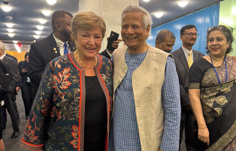 সোমবার নিউইয়র্কে জাতিসংঘের সদর দপ্তরে আইএমএফের ব্যবস্থাপনা পরিচালক ক্রিস্টালিনা জর্জিভা প্রধান উপদেষ্টা অধ্যাপক মুহাম্মদ ইউনূসের সঙ্গে দেখা করেন।