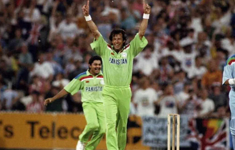 ইমরান বিশ্বাস করতেন, ‘একটি দল কেবল তার প্রতিভায় নয়, মনোবলে জেতে।’ সেই দর্শনই তিনি ঢুকিয়ে দিয়েছিলেন প্রতিটি খেলোয়াড়ের মনে।