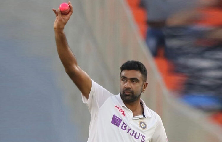 ঘরের মাটিতে কিংবা বিদেশে, উইকেট আদায় করার অসাধারণ ক্ষমতা তাকে বিশ্বসেরা স্পিনারদের কাতারে বসিয়েছে।