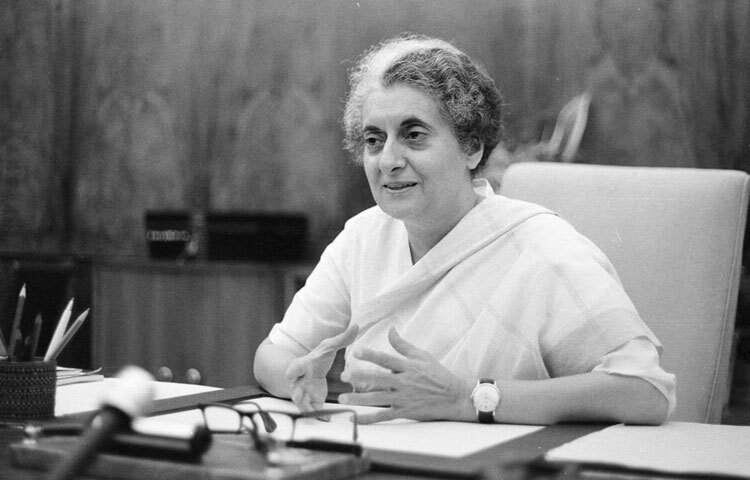 অনেকে তাকে প্রথমদিকে কেবল ‘নেহরুর কন্যা’ হিসেবে দেখলেও সময়ই প্রমাণ করে। তিনি নিজের রাজনৈতিক পরিচয় নিজেই তৈরি করেছিলেন, নিজের শৈলী, সিদ্ধান্ত ও দৃঢ়তায়। ইন্দিরা গান্ধীর প্রধানমন্ত্রীত্ব নানা দিক থেকে ভারতকে বদলে দেয়।