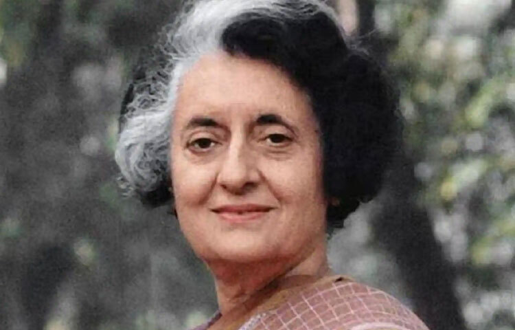 অপারেশন ব্লু স্টার: ১৯৮৪ সালে স্বর্ণমন্দিরে জঙ্গিগোষ্ঠী দমন অভিযানের সিদ্ধান্তও সমানভাবে বিতর্ক সৃষ্টি করে। যদিও রাষ্ট্রের নিরাপত্তার স্বার্থে তিনি এটি অপরিহার্য মনে করেছিলেন, কিন্তু এর রাজনৈতিক ও সামাজিক প্রভাব ছিল ভয়াবহ।