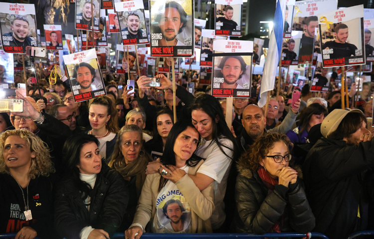 ইসরায়েলের প্রধানমন্ত্রী বেঞ্জামিন নেতানিয়াহুর বিরুদ্ধে দেশটির হাজার হাজার মানুষ বিক্ষোভে অংশ নিয়েছেন। ছবি: সংগৃহীত