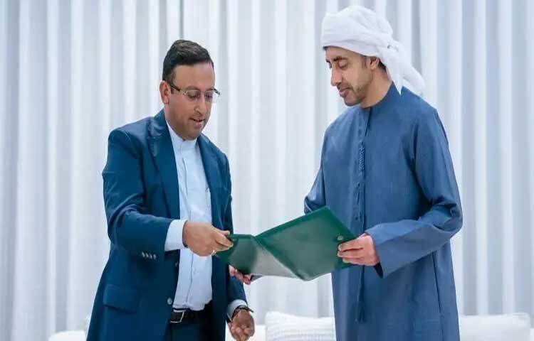 সংযুক্ত আরব আমিরাতের (ইউএই) প্রেসিডেন্টকে বাংলাদেশ সফরের আমন্ত্রণ জানিয়েছেন প্রধানমন্ত্রী তারেক রহমান। একই সঙ্গে চলমান সংঘাত পরিস্থিতিতে দেশটির প্রতি সংহতির বার্তাও দিয়েছেন তিনি।