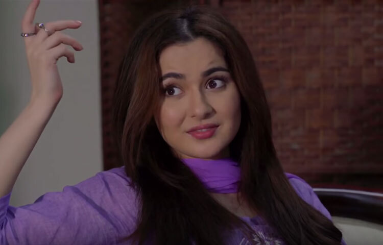 ইশকিয়া: হানিয়া আমির এখানে রুমি চরিত্রে অভিনয় করেছেন, যে পরিবার, প্রেম আর বিশ্বাসঘাতকতার টানাপোড়েনে পড়ে যায়। ফারহান সাঈদ ও ফেরোজ খানের সঙ্গে অভিনয়ে তার রসায়ন নাটকটিকে অন্য মাত্রা দিয়েছে। প্রেম, ঈর্ষা আর প্রতিশোধের মিশ্রণে তৈরি নাটকটি ছিল টিআরপি তালিকার শীর্ষে।