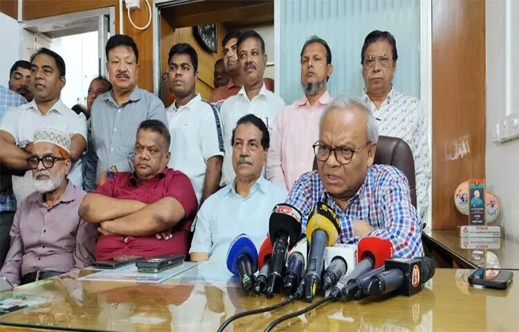 দেশের বিভিন্ন স্থানে একের পর এক অগ্নিকাণ্ডের ঘটনায় জাতি গভীর শঙ্কায় রয়েছে বলে মন্তব্য করেছেন বিএনপির সিনিয়র যুগ্ম মহাসচিব অ্যাডভোকেট রুহুল কবির রিজভী।