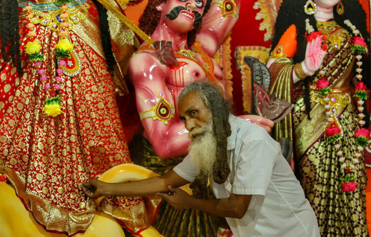 দুর্গা উৎসব কেবল ধর্মীয় আচার নয়, এটি শিক্ষার্থীদের মধ্যে সাংস্কৃতিক সচেতনতা, ঐতিহ্যবোধ এবং সামাজিক বন্ধন শক্তিশালী করার একটি বিশেষ সময়। তাই প্রতিটি বছরই জগন্নাথ হলের প্রাঙ্গণ এই উৎসবের আনন্দে মুখর হয়ে ওঠে।