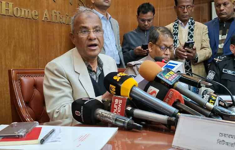 যারা নির্বাচন বানচালের চেষ্টা করবেন, তারা ব্যর্থ হবেন বলে মন্তব্য করেছেন স্বরাষ্ট্র উপদেষ্টা লেফটেন্যান্ট জেনারেল (অব.) মো. জাহাঙ্গীর আলম চৌধুরী। ছবি: মুসা আহমেদ