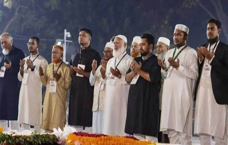 শহীদ দিবস ও আন্তর্জাতিক মাতৃভাষা দিবস উপলক্ষে প্রথমবারের মতো ভাষাশহীদদের শ্রদ্ধা জানালেন জামায়াতে ইসলামীর আমির ও বিরোধীদলীয় নেতা ডা. শফিকুর রহমান।