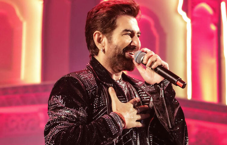 জিৎ-এর ক্যারিয়ারের বিশেষত্ব হলো বৈচিত্র্য। শুধু রোমান্স বা কমার্শিয়াল হিরো নয়। অ্যাকশন হিরো হিসেবে তিনি নির্ভরযোগ্য, থ্রিলার ছবিতে তিনি রহস্যময় আর শান্ত, পরিবারকেন্দ্রিক চরিত্রে তিনি একদম পাশের বাড়ির মানুষ। যেকোনো চরিত্রে নিজেকে নতুনভাবে গড়ে তোলার দারুণ ক্ষমতা রয়েছে তার মধ্যে।