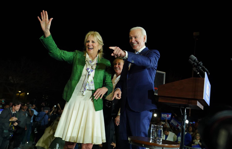 জো বাইডেনের রাজনৈতিক ক্যারিয়ারের বিভিন্ন পর্যায়ে জিল তার পাশে ছিলেন সাহস, উদারতা ও বুদ্ধিমত্তার প্রতীক হয়ে।