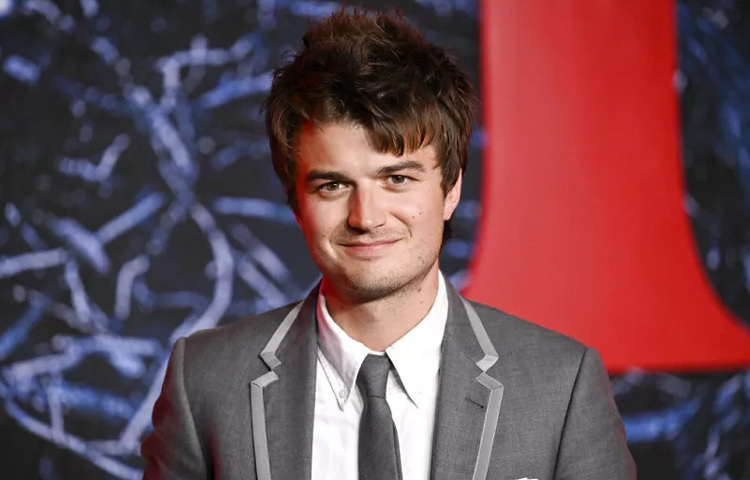 ‘স্ট্রেঞ্জার থিংস’ এর পরিচিত মুখ হলেও জো কিরি কখনোই শুধু স্ক্রিপ্টের গণ্ডির মধ্যে নিজেকে আটকে রাখেননি।