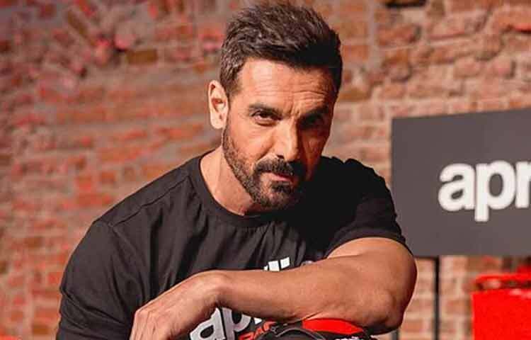 জন আব্রাহাম আলাদা কারণ তিনি উচ্চকণ্ঠ নন, অথচ দৃঢ়। তিনি আলোচনায় থাকতে চান না, কিন্তু প্রভাব ফেলতে জানেন। তিনি স্টারডমকে ব্যবহার করেন নিজের বিশ্বাসের পক্ষে কথা বলার জন্য, নিজের কাজের মান ধরে রাখার জন্য।