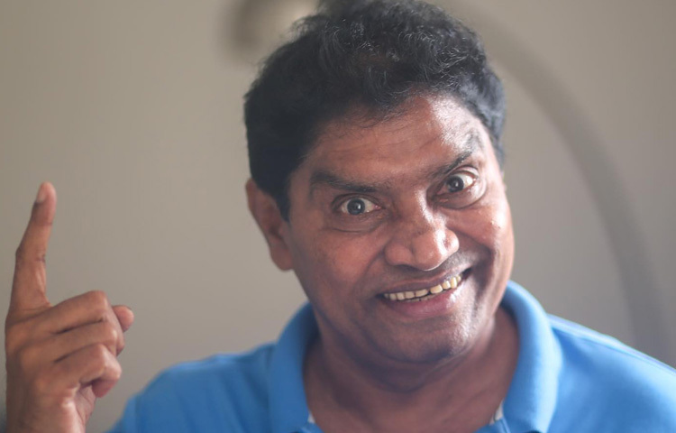 ‘লিভার’ নামের পেছনেও আছে মজার গল্প। জনি একসময় হিন্দুস্তান লিভার কোম্পানিতে কাজ করতেন। অফিসের অনুষ্ঠানগুলোতে সহকর্মীদের হাসাতে তিনি মঞ্চে উঠতেন। একদিন তার মজাদার পারফরম্যান্স দেখে সহকর্মীরা মজা করে বলে ফেলল ‘এই জন তো আমাদের হিন্দুস্তান লিভারের গর্ব!’ সেই থেকেই তার নাম হয়ে যায় ‘জনি লিভার’।