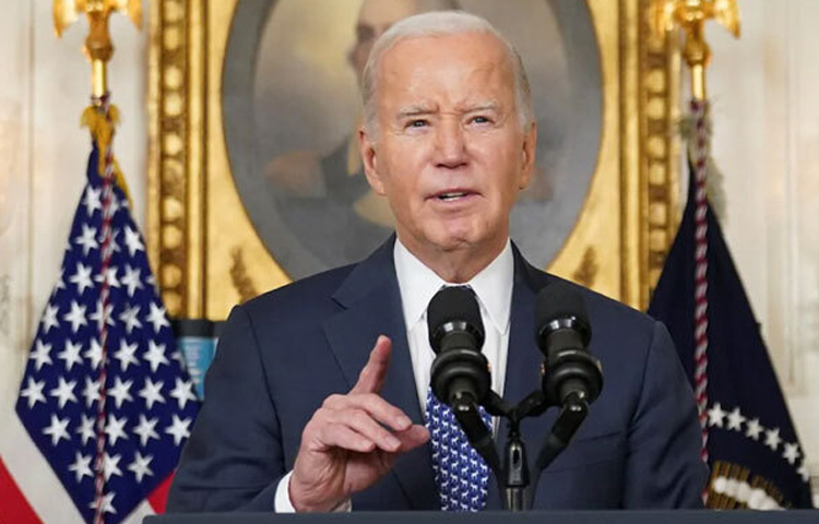 চলতি বছরের প্রেসিডেন্ট নির্বাচন উপলক্ষে সামাজিক যোগাযোগ মাধ্যমে একটি প্রচারণামূলক বিজ্ঞাপন শেয়ার করেছেন মার্কিন প্রেসিডেন্ট জো বাইডেন। সেখানে নিজের বয়স নিয়ে ঠাট্টা করতে দেখা যায় তাকে। ছবি: সংগৃহীত