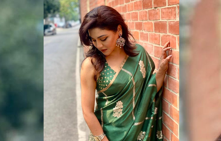 শেয়ার করা ছবিতে ভালোবাসা জানাতে ভুলেননি তার ভক্ত-অনুরাগীরা। ছবি: ফেসবুক