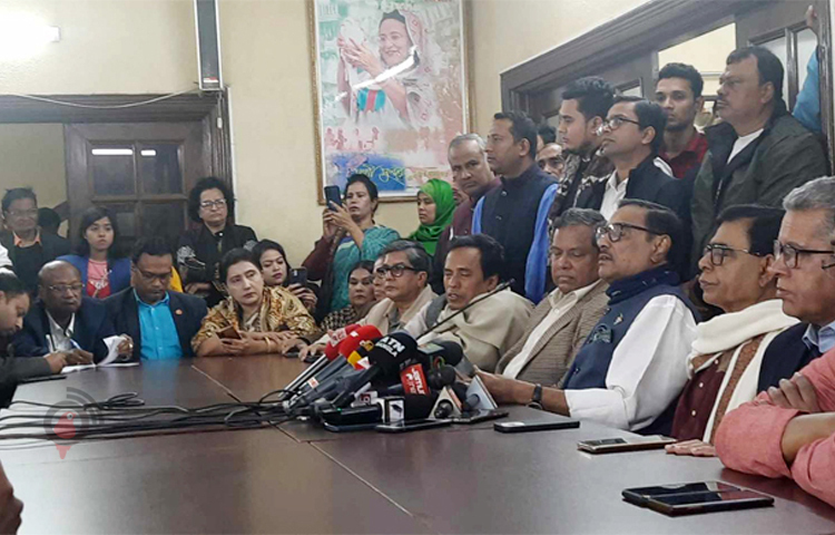 আজ ধানমন্ডিতে আওয়ামী লীগ সভাপতির কার্যালয়ে সংবাদ সম্মেলনে সড়ক পরিবহন ও সেতুমন্ত্রী ওবায়দুল কাদের বলেন, দ্বাদশ জাতীয় সংসদ নির্বাচন অবাধ ও সুষ্ঠু হওয়া নিয়ে মার্কিন যুক্তরাষ্ট্র সম্প্রতি যে বক্তব্য দিয়েছে তা নিয়ে কোনো অস্বস্তিতে নেই সরকার। ছবি: সালাহ উদ্দিন জসীম