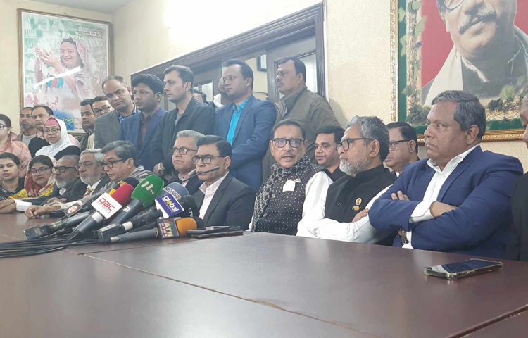 আওয়ামী লীগ সভাপতির ধানমন্ডির রাজনৈতিক কার্যালয়ে এক ব্রিফিংয়ে সেতুমন্ত্রী ওবায়দুল কাদের বলেন, দ্বাদশ জাতীয় সংসদ নির্বাচন আরও প্রতিযোগিতামূলক বা প্রতিদ্বন্দ্বিতাপূর্ণ হতে পারত, কিন্তু বিএনপির কারণে হয়নি। এর দায় বিএনপির। তাদের ব্যর্থতার জন্য গণতন্ত্রের অগ্রযাত্রাকে অপবাদ দিয়ে কোনো লাভ নেই। ছবি: সালাহ উদ্দিন জসিম