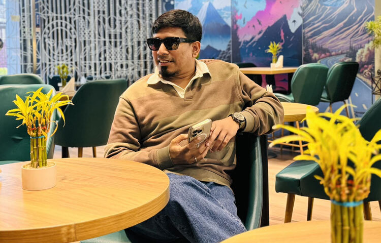 বাংলাদেশের নাটক যখন একঘেয়ে গল্পের চক্রে ঘুরপাক খাচ্ছিল, তখন অমির হাত ধরেই নতুন এক ধারা জন্ম নেয়। তিনি প্রমাণ করেন, কমেডি মানেই কেবল অযথা শব্দ বা অদ্ভুত আচরণ নয়, বরং জীবনের ভেতরেই লুকিয়ে আছে হাসি।