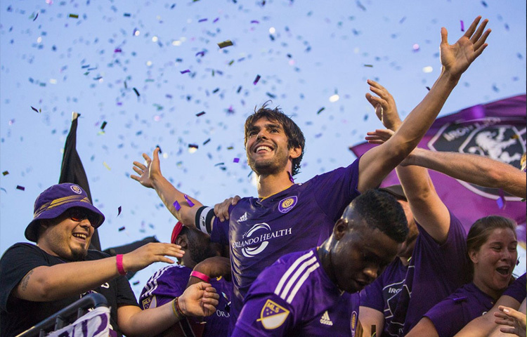 ফুটবলের ইতিহাসে সবচেয়ে মার্জিত, আভিজাত্যপূর্ণ ও স্টাইলিশ খেলোয়াড়দের তালিকায় আজও শীর্ষে আছেন কাকা।