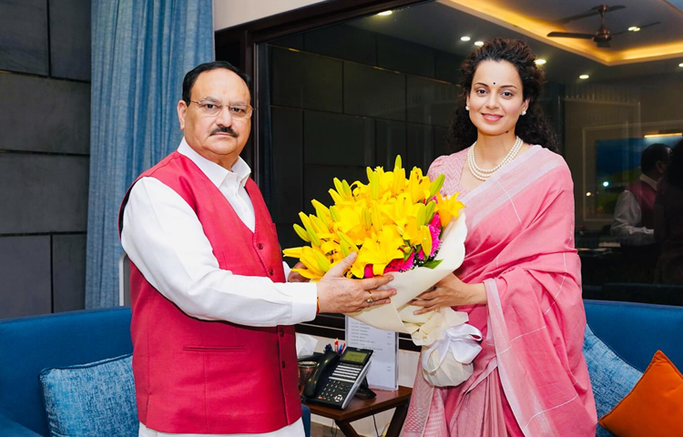 সম্প্রতি আবারও আলোচনায় এসেছেন এই অভিনেত্রী। এবার রাজনীতিকে পা রাখছেন তিনি। ভারতের আসন্ন লোকসভা নির্বাচনে বিজেপির প্রার্থী হয়েছেন কঙ্গনা। ছবি: সংগৃহীত