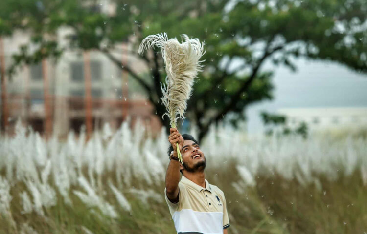 রাজধানী ঢাকার প্রাণকেন্দ্র থেকে খুব দূরে নয়, আফতাবনগরের প্রান্তে দেখা মেলে সেই শুভ্রতার।