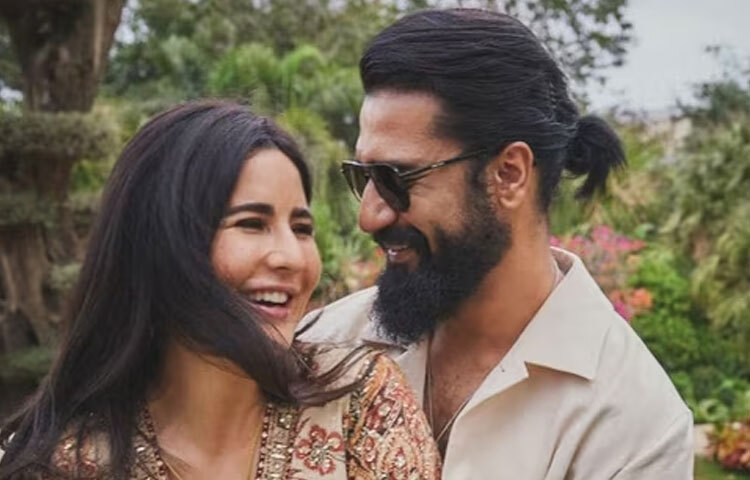 ক্যাটরিনা কাইফ ও ভিকি কৌশল: সবশেষে ৭ নভেম্বর ২০২৫, আনন্দের ঝলক ছড়ালো পুরো বলিউডে। ক্যাটরিনা কাইফ ও ভিকি কৌশল জানালেন, তাদের ঘরে এসেছে এক পুত্রসন্তান।