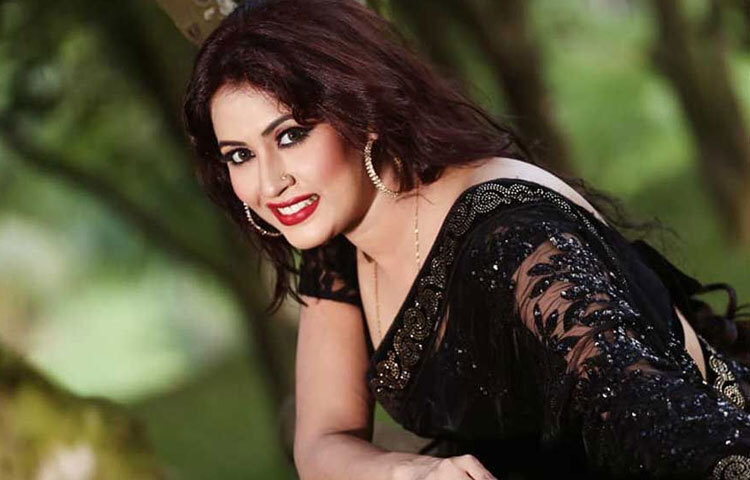 ১৯৮৫ সালের এই দিনে যশোরে জন্ম সাবরিনা সুলতানা কেয়ার। ২০০১ সালে মাত্র ১৪ বছর বয়সে সিনেমার অভিনয় শুরু করেন। তার প্রথম সিনেমা ‘কঠিন বাস্তব’। এতে তার বিপরীতে ছিলেন আমিন খান ও রিয়াজ। এটি নির্মাণ করেছিলেন মনতাজুর রহমান আকবর।