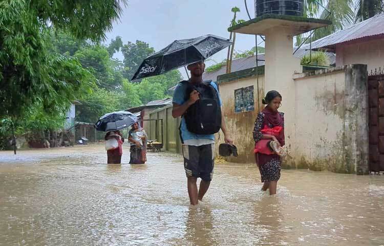 টানা বর্ষণে ফের প্লাবিত হয়েছে খাগড়াছড়ির নিম্নাঞ্চল। এতে পানিবন্দি হয়ে পড়েছে শতাধিক পরিবার। ছবি: মুজিবুর রহমান ভূঁইয়া