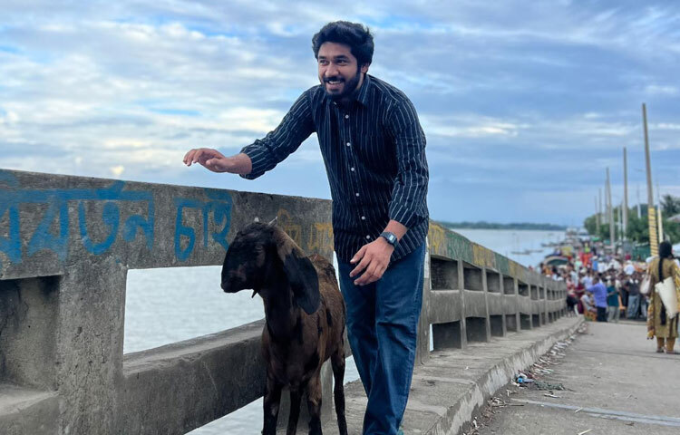 সম্প্রতি বিভিন্ন নির্মাণে তার কাজ প্রশংসিত হওয়ায় তিনি নির্মাতা ও দর্শকদের কাছে আরও বিশ্বস্ত হয়ে উঠেছেন। সমসাময়িক অভিনয়শিল্পীরা যখন প্রতিযোগিতায় ব্যস্ত, তিনি নিজের পথেই এগিয়ে যাচ্ছেন শান্তভাবে, ধারাবাহিকভাবে।