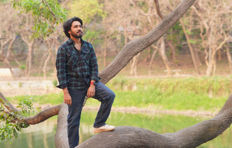 ওয়েব প্ল্যাটফর্মে কাজ করেই তিনি ব্যাপক পরিচিতি পেয়েছেন। নাটক, শর্টফিল্ম বা চলচ্চিত্র; সব মাধ্যমেই তিনি নিজের দক্ষতা ধরে রেখেছেন সমানভাবে। নতুন প্রজন্মের অভিনেতাদের ভিড়ে খায়রুল বাসার নিজেকে আলাদা করেছেন চরিত্রের গভীরে যাওয়ার প্রবণতা দিয়ে।