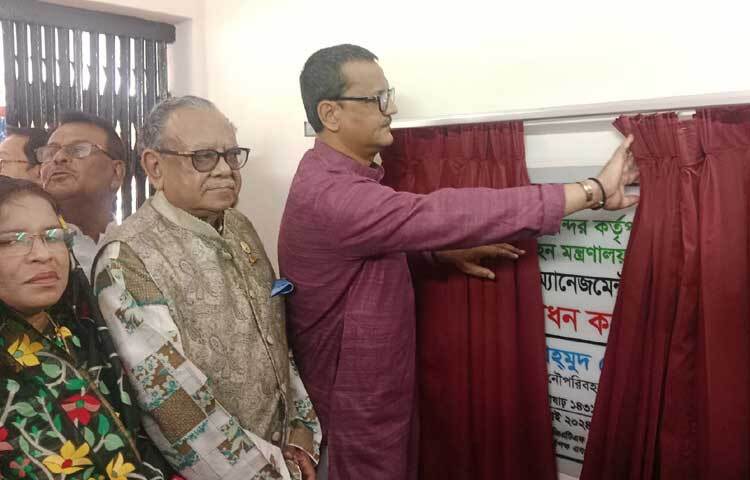 সাতক্ষীরার ভোমরা স্থলবন্দরে ‘ভোমরা ই-পোর্ট ম্যানেজমেন্ট সিস্টেম’ এর উদ্বোধন করেন নৌপরিবহন প্রতিমন্ত্রী খালিদ মাহমুদ চৌধুরী। ছবি: পিআইডি