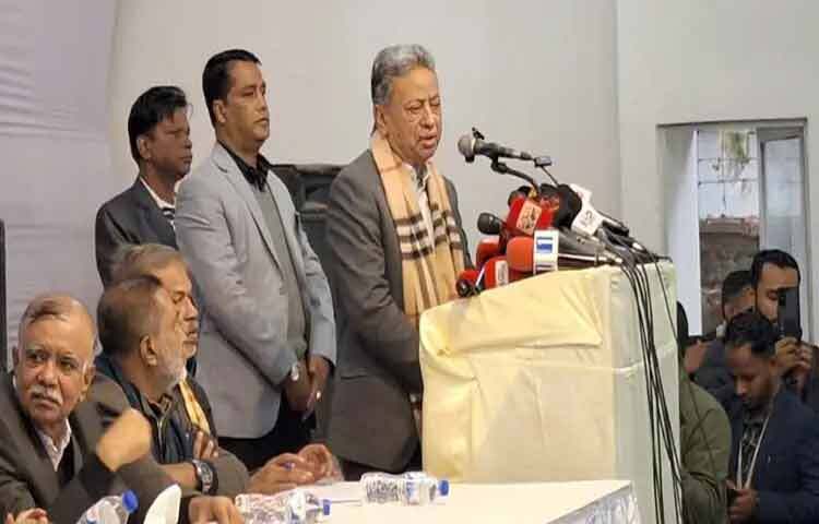 তারেক রহমানকে আগামীদিনের গণতন্ত্রের টর্চবেয়ারার বা মশাল বাহক বলে উল্লেখ করেছেন বিএনপির স্থায়ী কমিটির সদস্য আমীর খসরু মাহমুদ চৌধুরী। ছবি: খালেদ হোসাইন