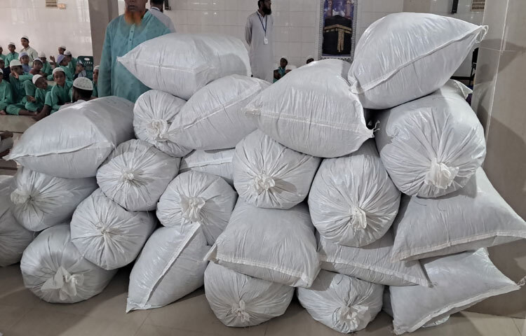 রূপালী ব্যাংক কিশোরগঞ্জ শাখার সহকারী মহাব্যবস্থাপক (এজিএম) মোহাম্মদ আলী হারেছী এ তথ্য নিশ্চিত করেছেন।