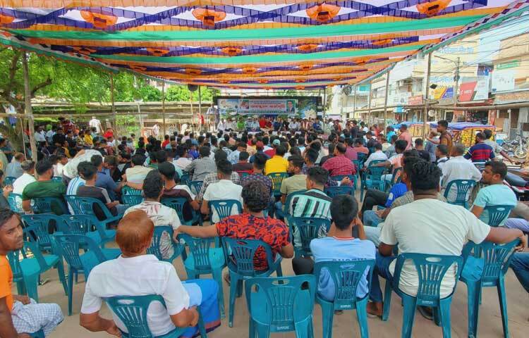 আওয়ামী লীগ সভাপতি ও সাবেক প্রধানমন্ত্রী শেখ হাসিনা এবং তার সহযোগীদের বিচার দাবিতে কিশোরগঞ্জে বিক্ষোভ মিছিল ও অবস্থান কর্মসূচি পালন করেছে বিএনপি। ছবি: এসকে রাসেল