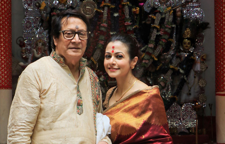 আজ তার জন্মদিন। ১৯৮২ সালের এই দিনে কলকাতায় জন্ম তার। কোয়েলের বাবা রঞ্জিত মল্লিক বাংলা সিনেমার অন্যতম জনপ্রিয় অভিনেতা, আর মা দীপা মল্লিক সংস্কৃতিমনা এক পরিবার থেকে উঠে আসা এক পরিপূর্ণ গৃহিণী।