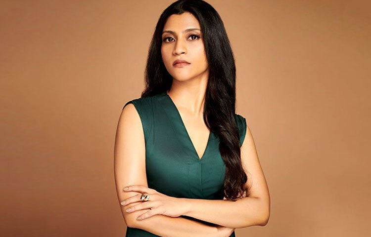 কঙ্কনা শুধু পর্দার অভিনেত্রী নন, পর্দার পেছনেও তিনি এক শক্তিশালী নির্মাতা। তার পরিচালিত ‘এ ডেথ ইন দ্যা গুঞ্জ’ আধুনিক ভারতীয় সিনেমার নতুন সংবেদনশীল ভাষা তৈরি করেছে। চরিত্রের নীরবতার ভাষা, অপরাধবোধ, বিষণ্নতা এসবকে তিনি এত সূক্ষ্মভাবে ধরেছেন যে দর্শক যেন গল্পের ভেতরই হারিয়ে যান। একজন অভিনেত্রী থেকে পরিচালকের যাত্রা, কঙ্কনা দেখিয়েছেন কীভাবে সৃজনশীলতা একদিকে সীমাবদ্ধ থাকে না।