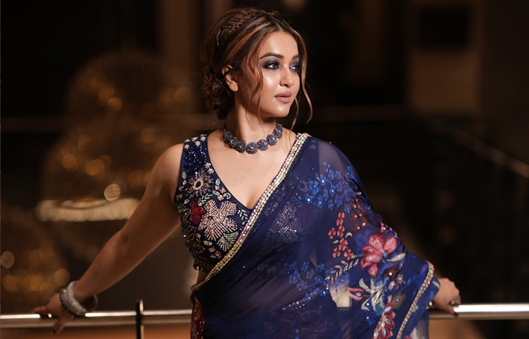 ২০১৫ সালে রাজ চক্রবর্তীর পরিচালিত ‘পারব না আমি ছাড়তে তোকে’ ছবির মাধ্যমে চলচ্চিত্রে কৌশানীর যাত্রা শুরু।