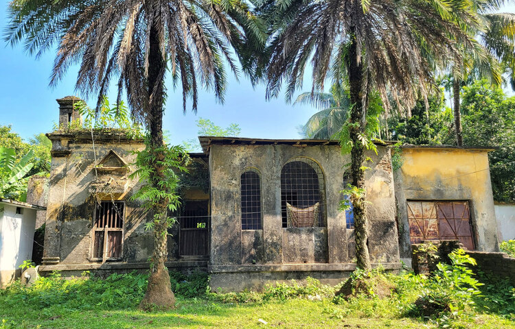 সাতক্ষীরায় অবস্থিত লাবসা জমিদার বাড়ি। ছবি: বোহেমিয়ান ফয়সাল