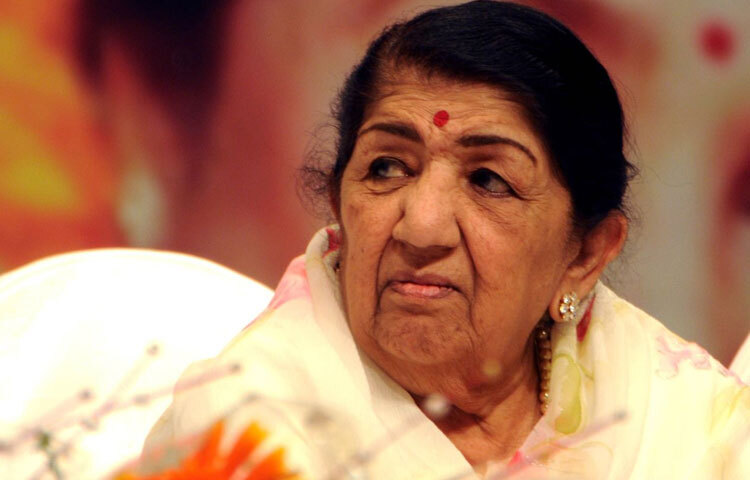 ১৯৯৯ সালে লতা মঙ্গেশকরকে ভারতের সংসদের উচ্চকক্ষ রাজ্যসভার সদস্য করা হয়। তবে তিনি খুব বেশি অধিবেশনে যোগ দিতে পারেননি। অসুস্থতার কারণেই সংসদ কার্যক্রমে নিয়মিত অংশ নিতে পারেননি তিনি।