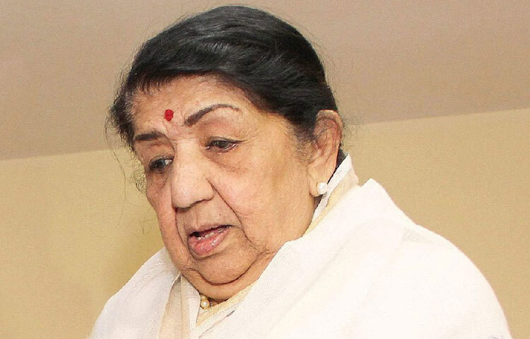 লতা মঙ্গেশকর শুধু একজন সংগীতশিল্পী নন, তিনি ছিলেন এক যুগের সংজ্ঞা। ৩৬ ভাষায় তার কণ্ঠ ছড়িয়ে পড়েছে, ছুঁয়েছে কোটি হৃদয়। তার জীবনকাহিনী প্রমাণ করে, শিল্পী হওয়া মানেই শুধু গান গাওয়া নয়, বরং সময়ের সীমানা পেরিয়ে ইতিহাসে অমর হয়ে থাকা।