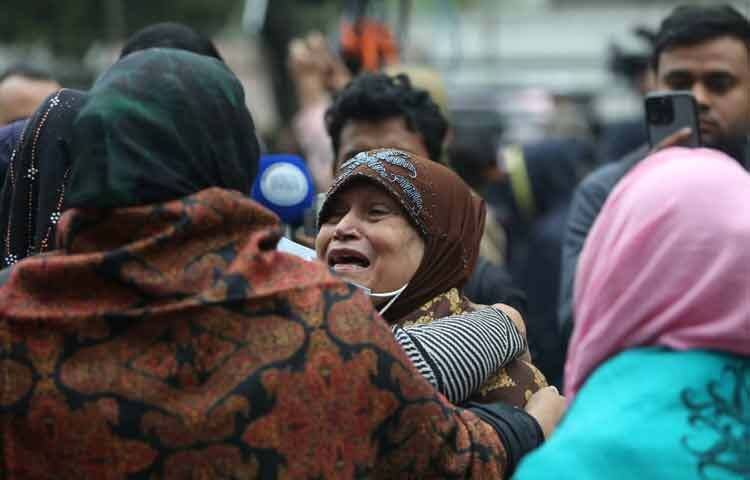 বেলা বাড়ার সঙ্গে সঙ্গে বাড়ছে তাদের উপস্থিতিও।