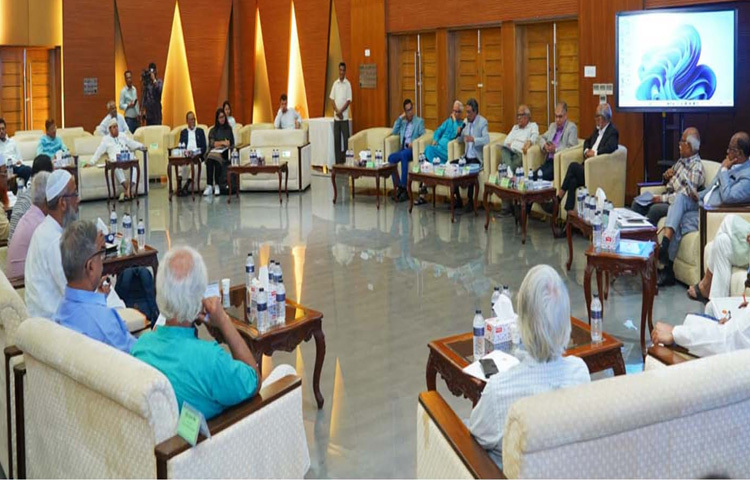 ঢাকায় ফরেন সার্ভিস একাডেমিতে জাতীয় ঐকমত্য কমিশনের সঙ্গে বিভিন্ন রাজনৈতিক দলের দ্বিতীয় পর্যায়ের পঞ্চম দিনের আলোচনা অনুষ্ঠিত হয়। এসময় কমিশনের সহ-সভাপতি অধ্যাপক আলী রীয়াজ উপস্থিত ছিলেন। ছবি: পিআইডি